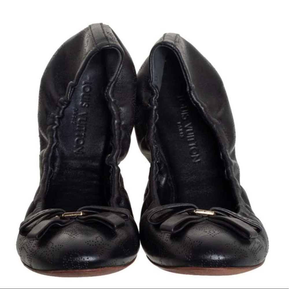 Louis Vuitton leather ballet flats EUC